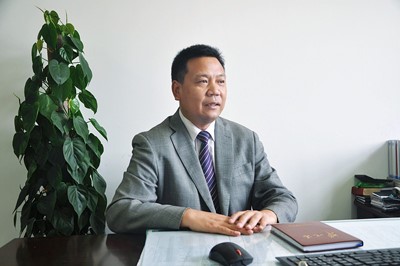 李震.jpg